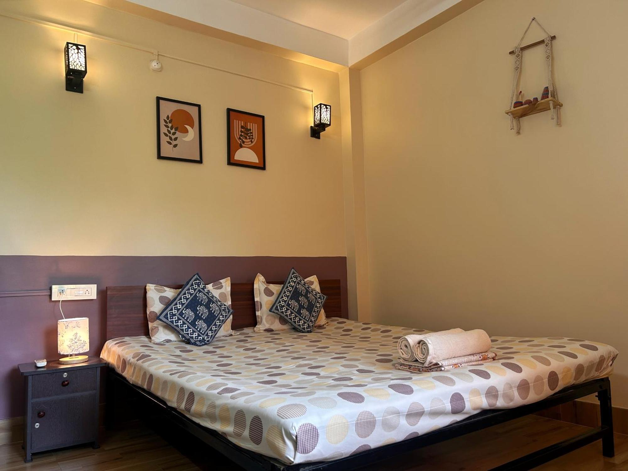 Mulaqat Homestay Силигури Екстериор снимка